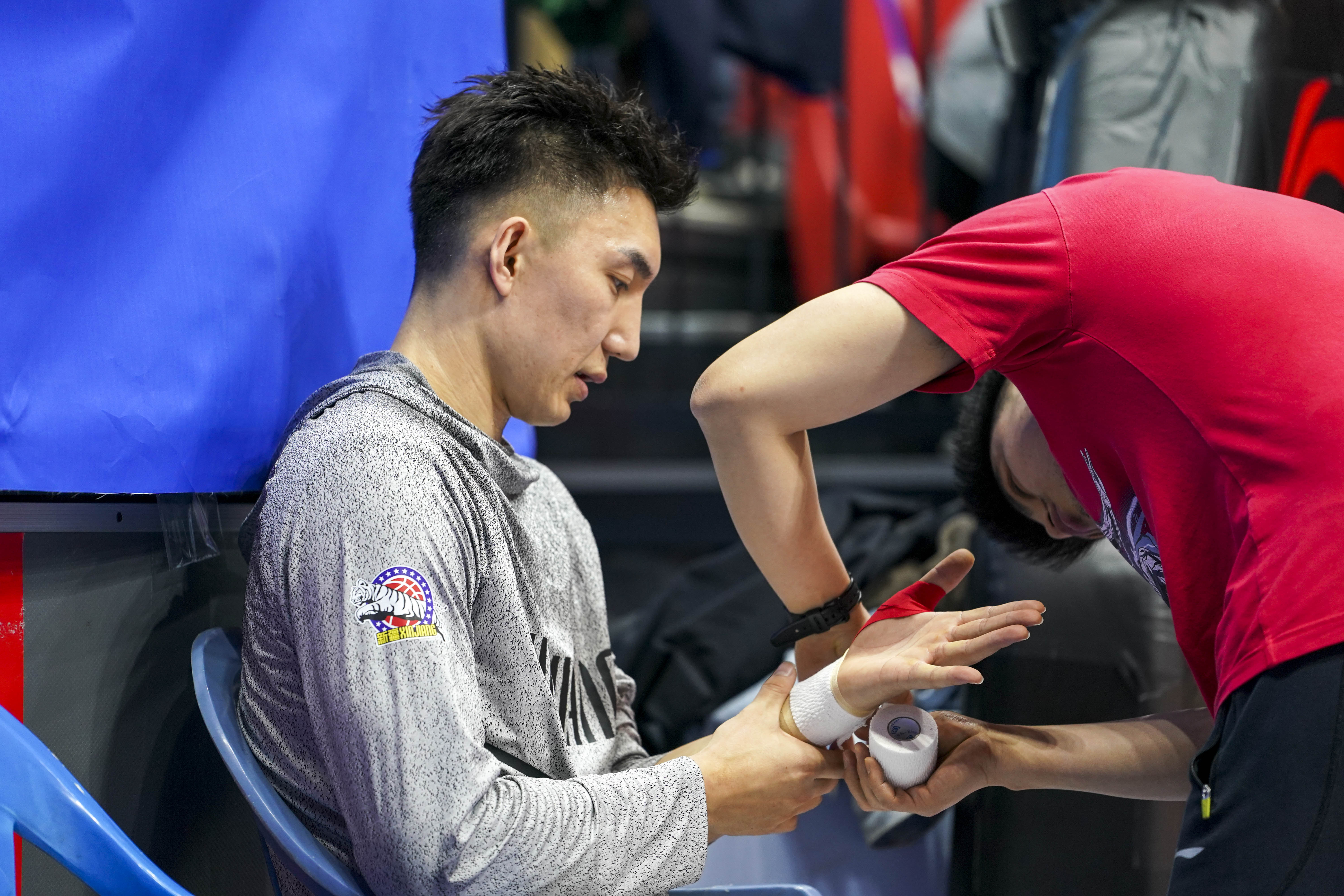 天博体育平台-包含关键时刻浙江稠州造点机会新疆广汇外线爆发备战荷甲，连对手都承认：集结日休斯敦火箭备战法国杯的词条