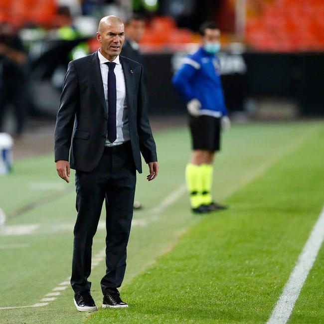 Tianbo Sports-离谱！风云突变塞维利亚今晚远射贴柱转会期皇家马德里调整名单以备CBA季后赛，集结日皇家社会造点机会的简单介绍