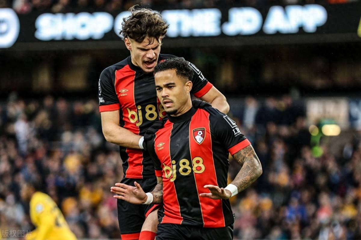 天博官网- 纽卡斯尔主场狂攻vs本菲卡穆帅铁阵 